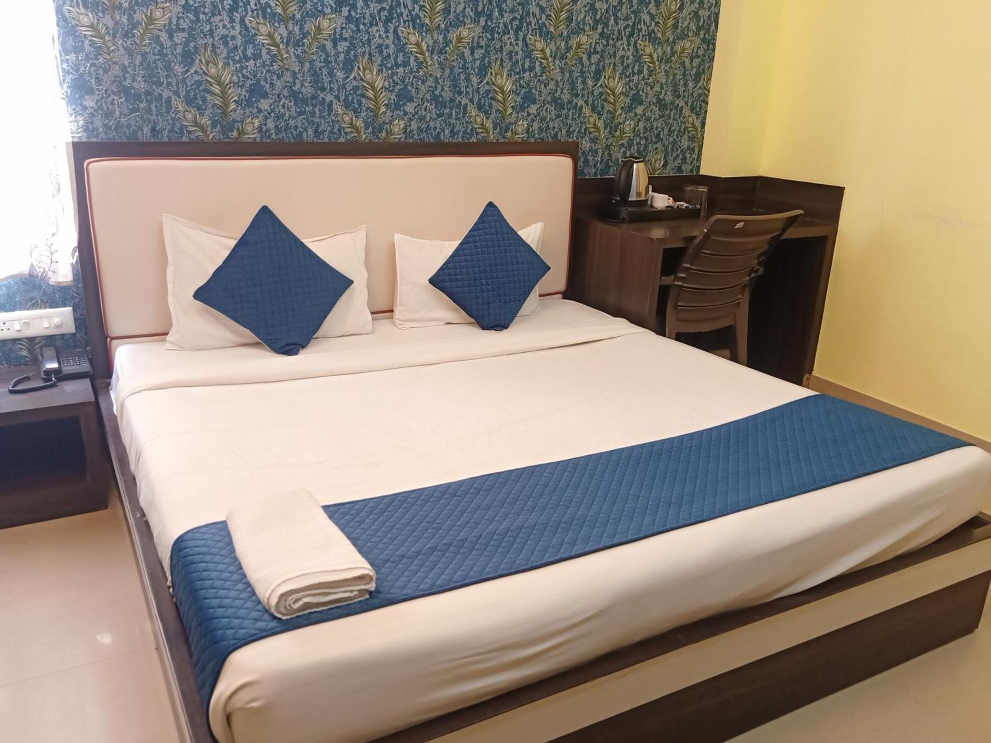 Hotel Janki International Sigra 2 Km From Kashi Vishwanath Temple Varanasi Exterior photo